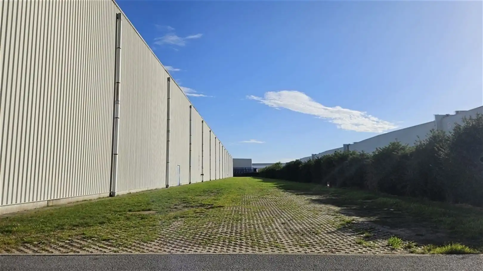 Logistieke units met kantoren foto 6