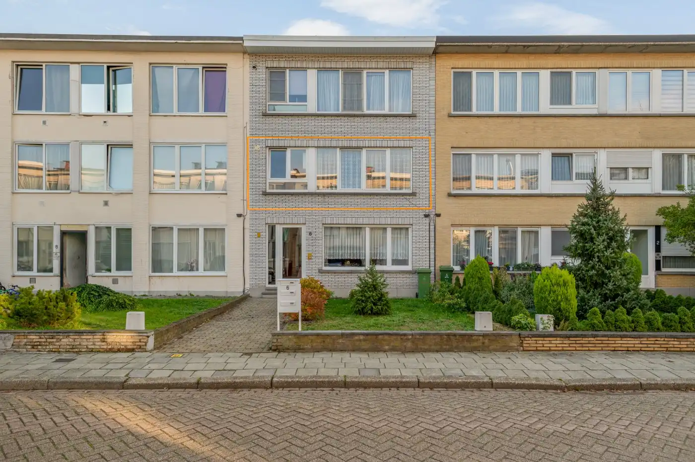Gezellig app. op 1e verd. met 2 slpk., balkon én garage foto {{pictureIndex}}