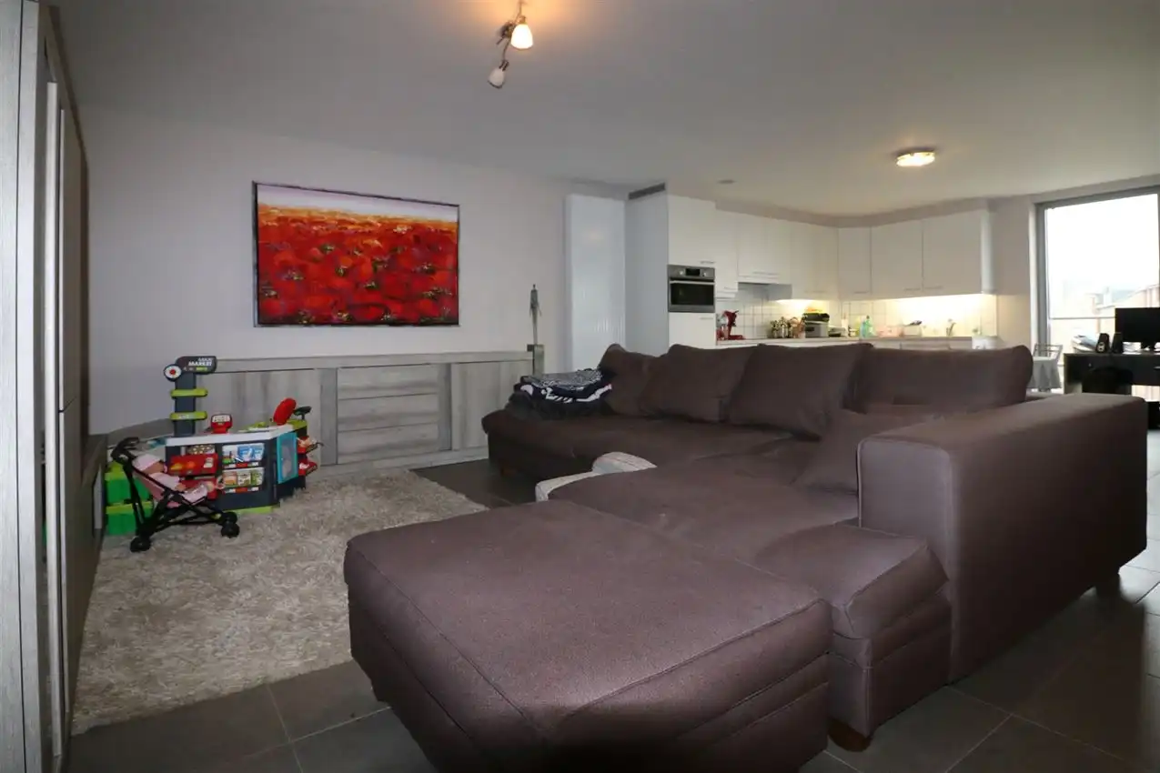 Appartement met 2 slaapkamers, mooi terras, inclusief garage  foto 4