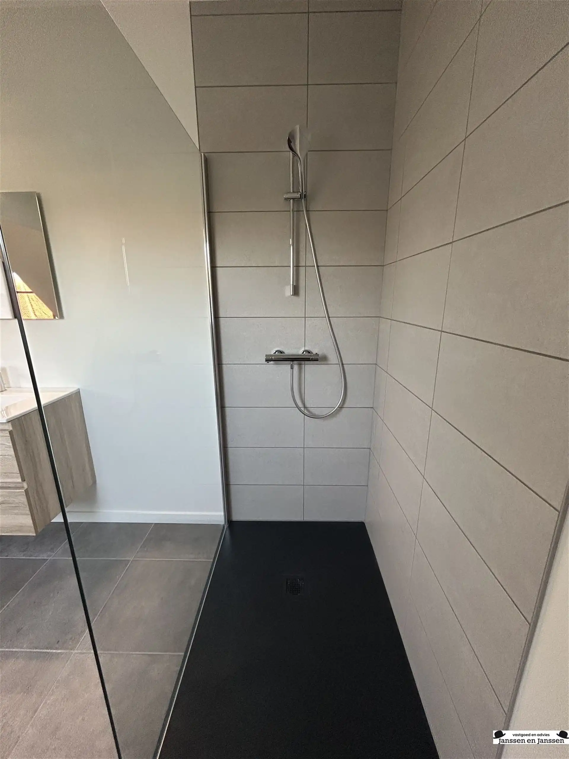 Gezellig appartement met 1 slaapkamer, autostaanplaats en berging foto 17