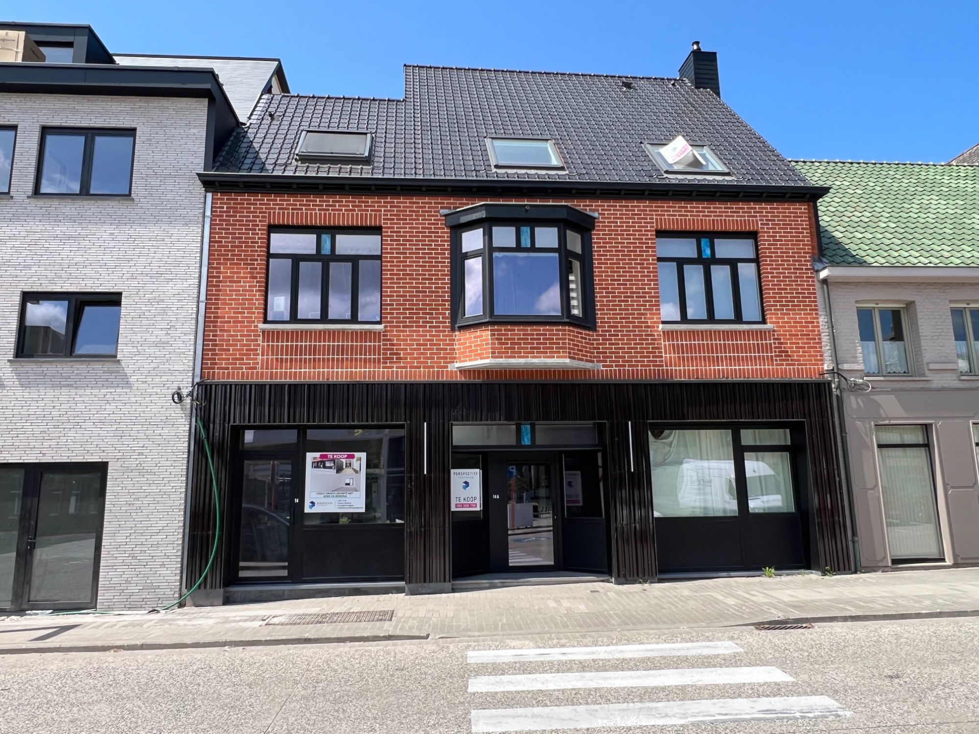 Handelsruimte (71m²) ideaal voor nachtwinkel of vrij beroep foto {{pictureIndex}}