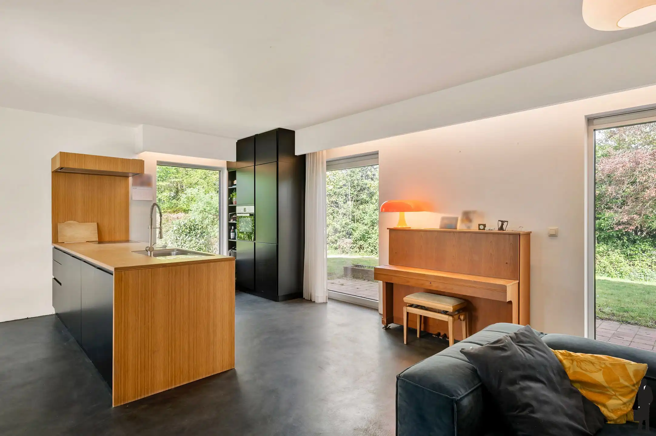 Ruime woning met zorgwoning foto 15