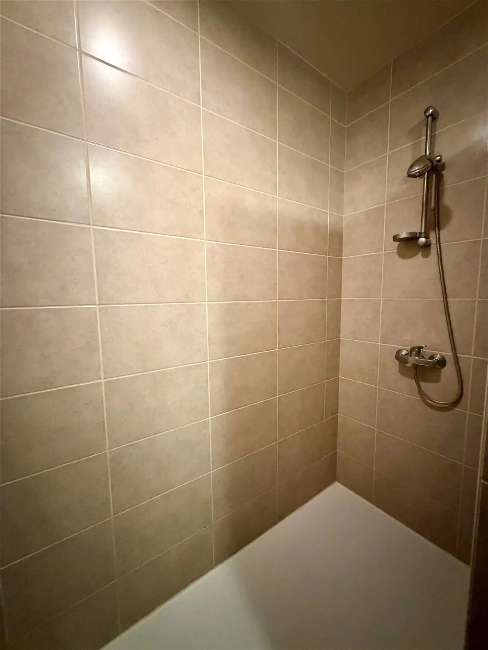 Aan de stadsrand, lichtrijk appartement met garage foto 9