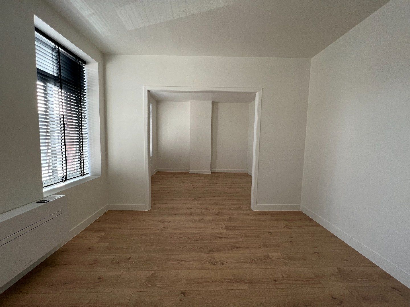 GEZELLIG APPARTEMENT MET APARTE SLAAPKAMER EN TERRAS VLAKBIJ STATION foto 3