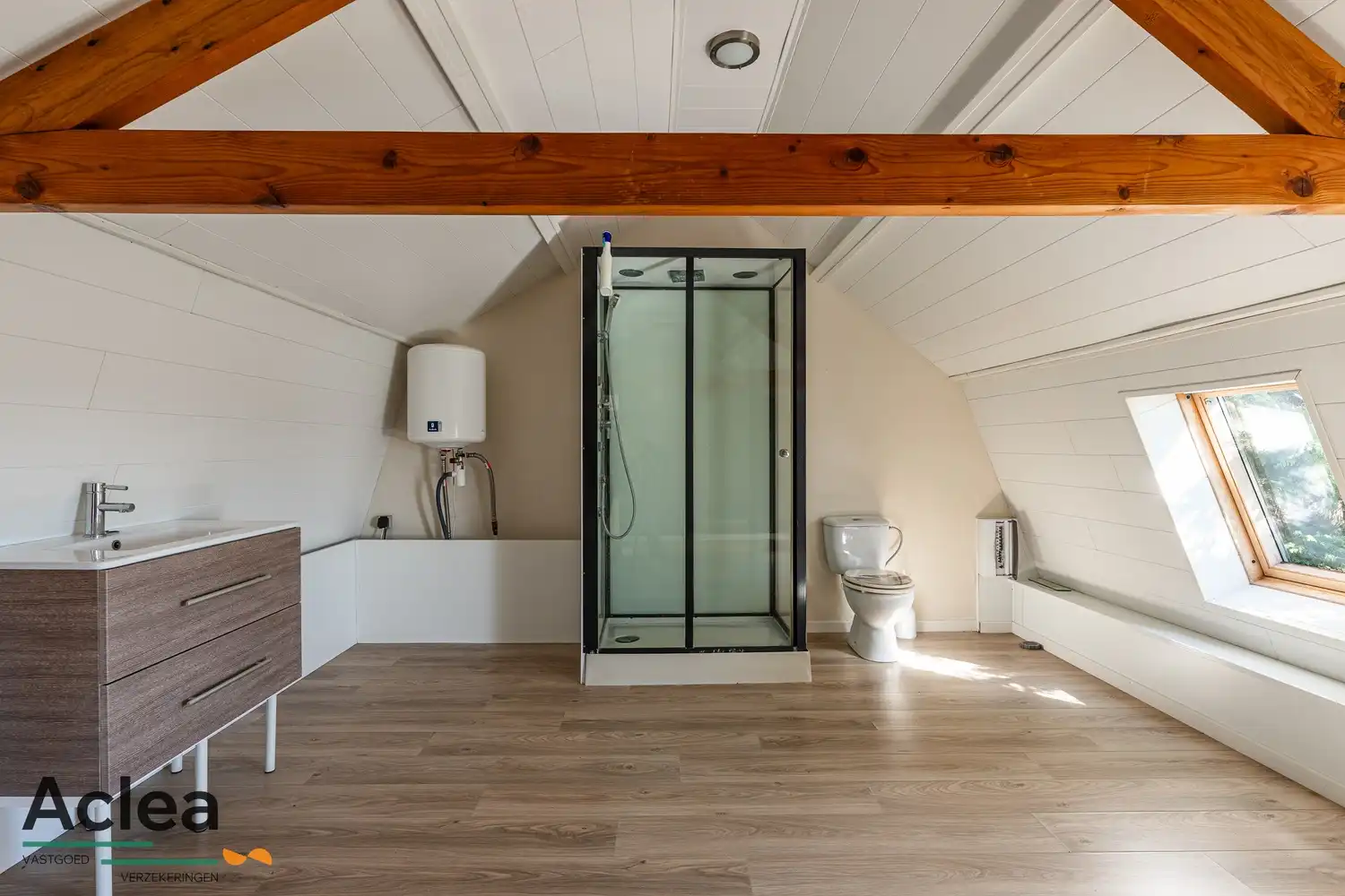 Dijkwoning met prachtig vergezicht foto 19