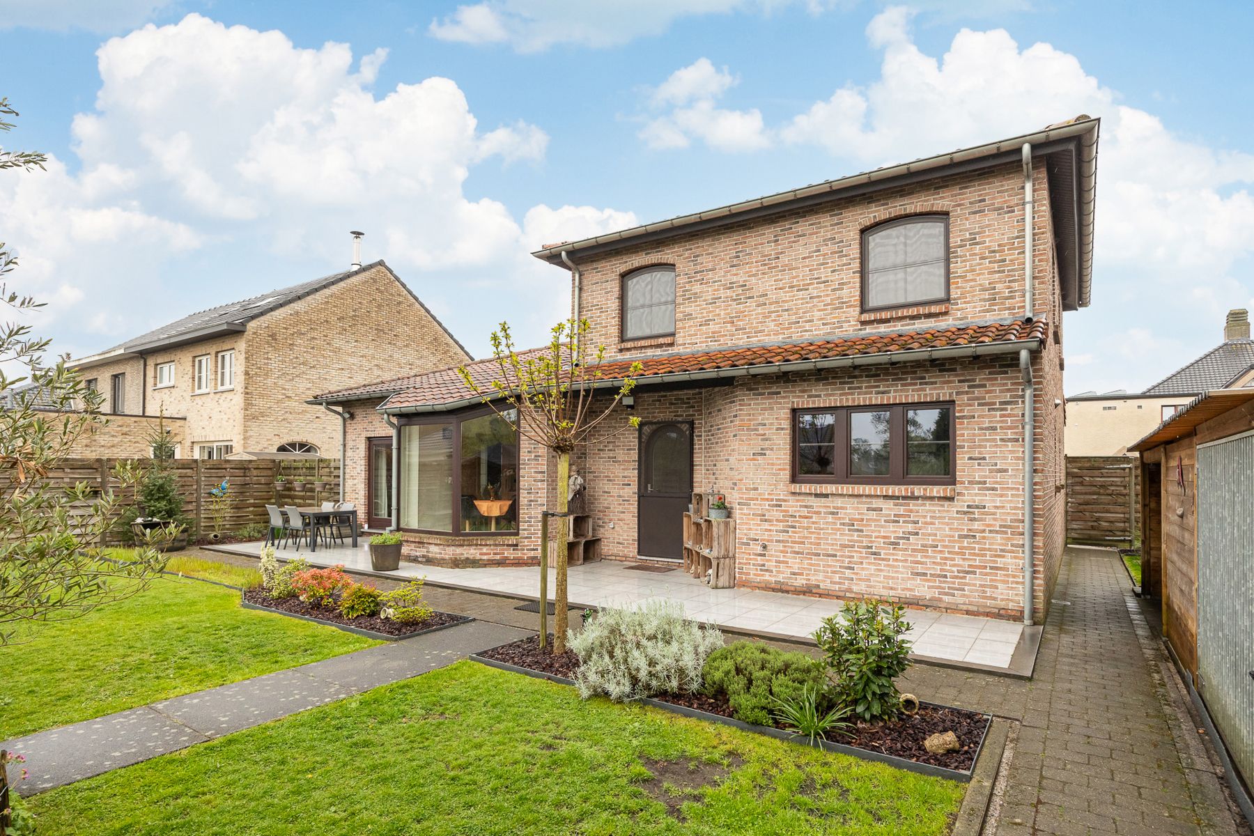 Woning met 2 slaapkamers en garage op 557 m2 grond foto 38
