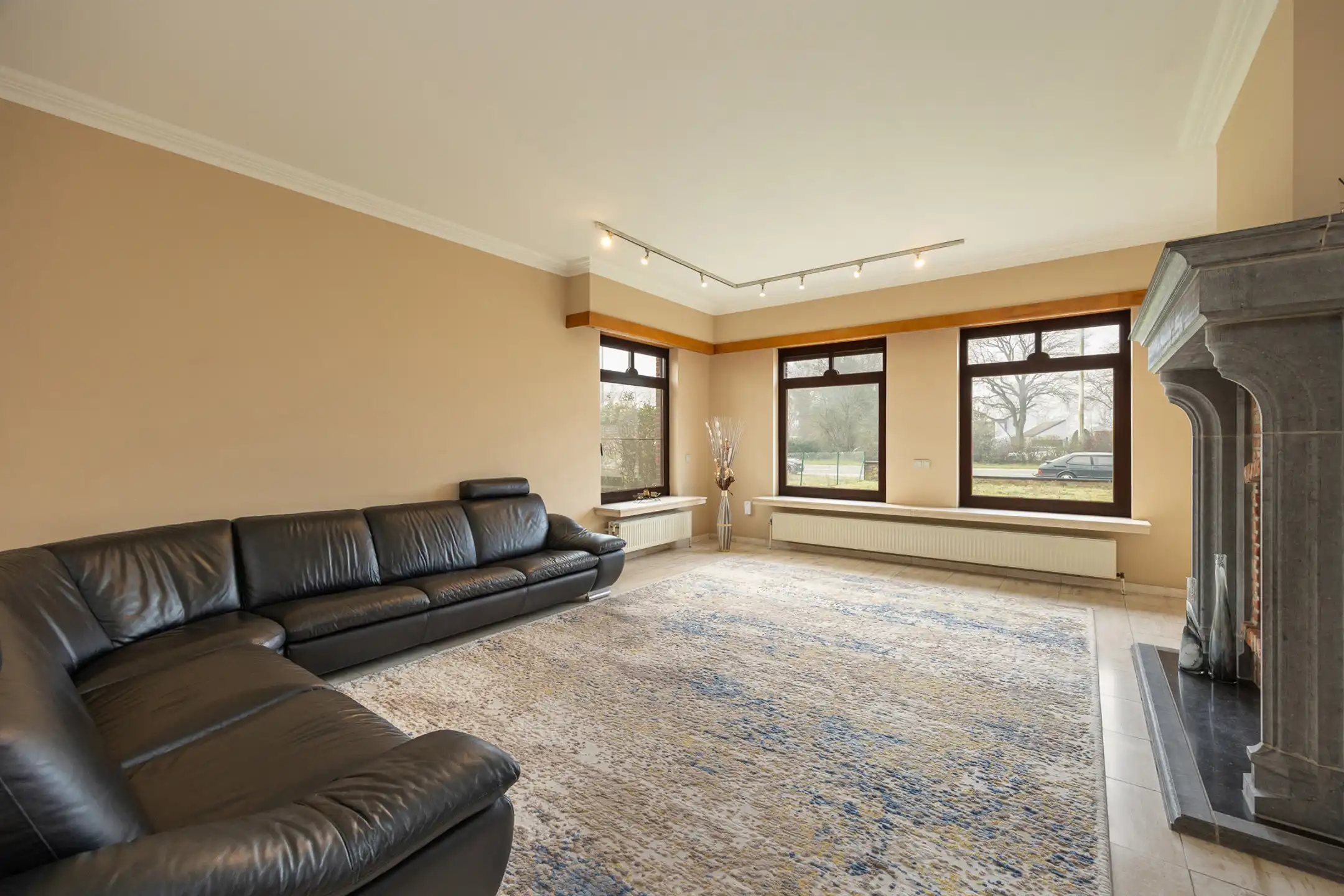 Ruime woning met 4-5 slpks en grote bureauruimte te Turnhout foto 5