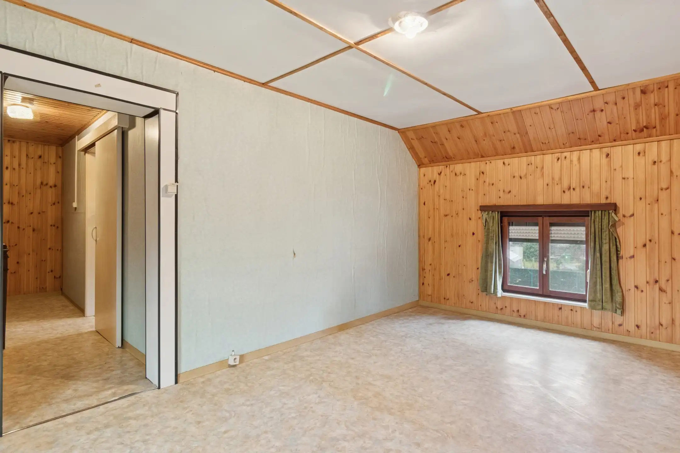 Charmante woning met renovatiepotentieel  foto 14