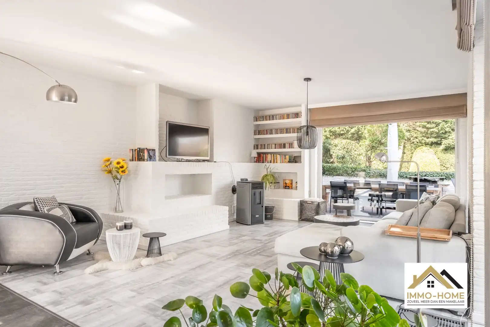 Zeer ruime gerenoveerde villa op prachtige ligging foto 11