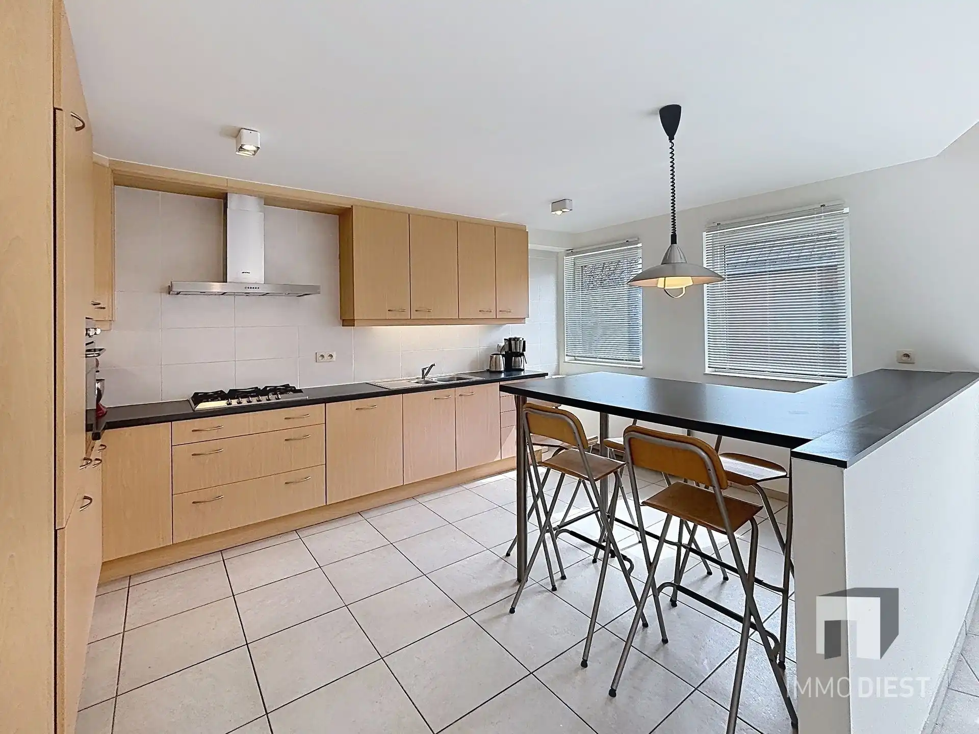 Knap duplexappartement badend in licht op gunstige ligging in Zichem. foto 6