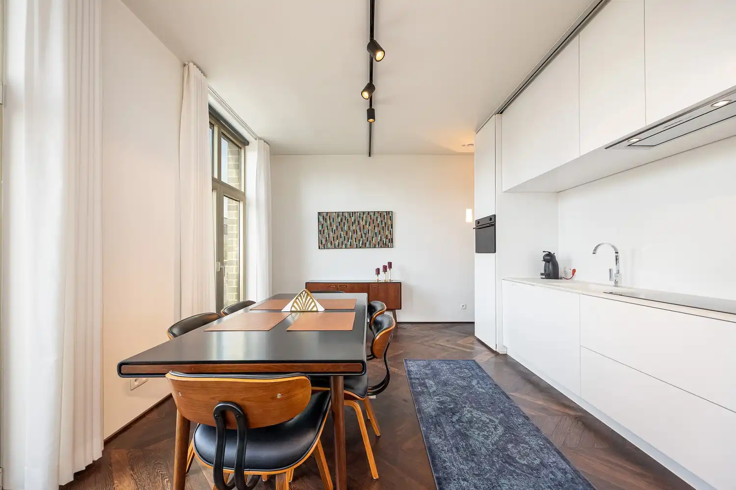 Instapklaar gemeubeld appartement met ruim terras in hartje Antwerpen foto 9