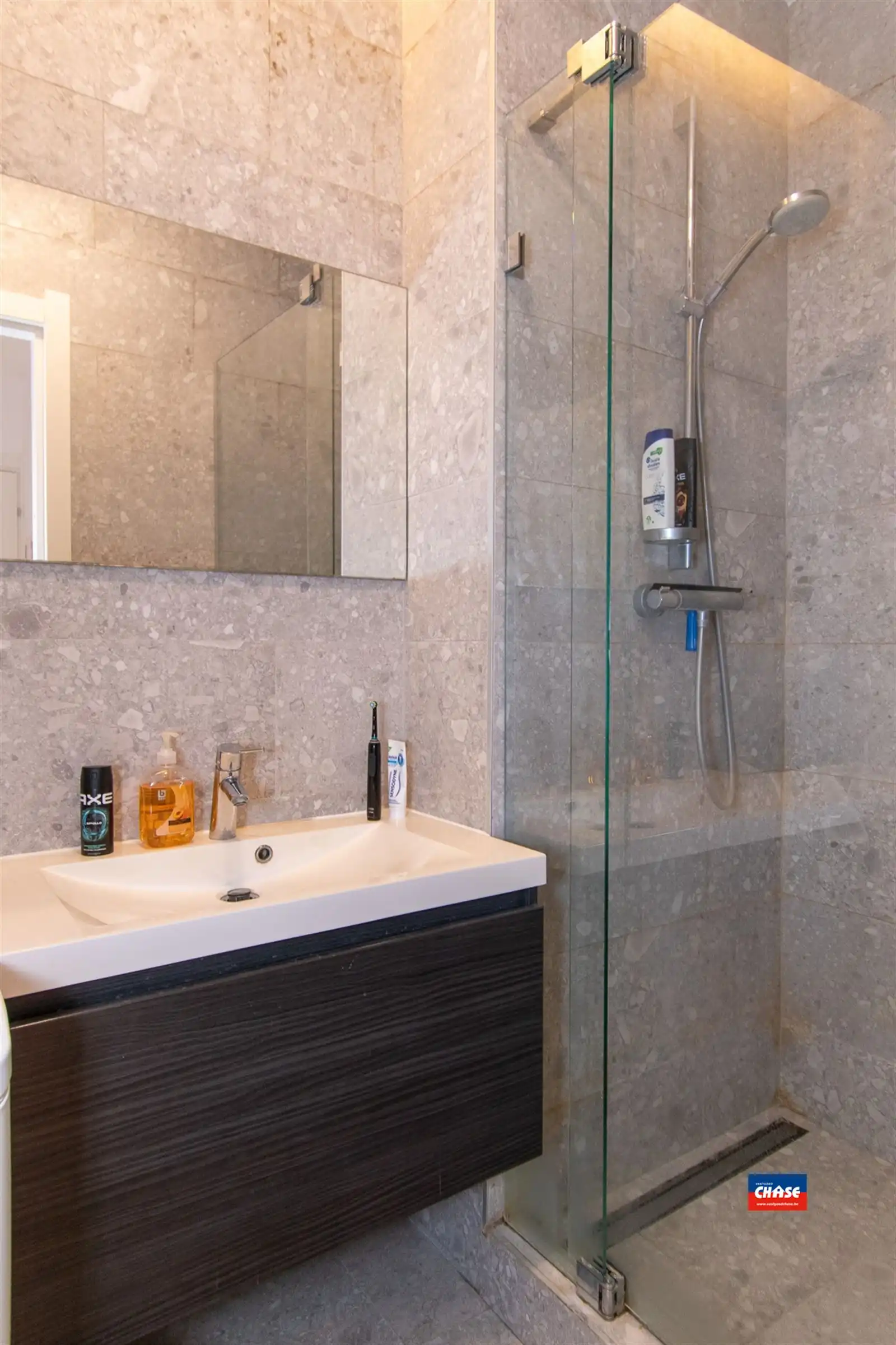 Charmant & instapklaar appartement met 2 slpks + terras foto 6