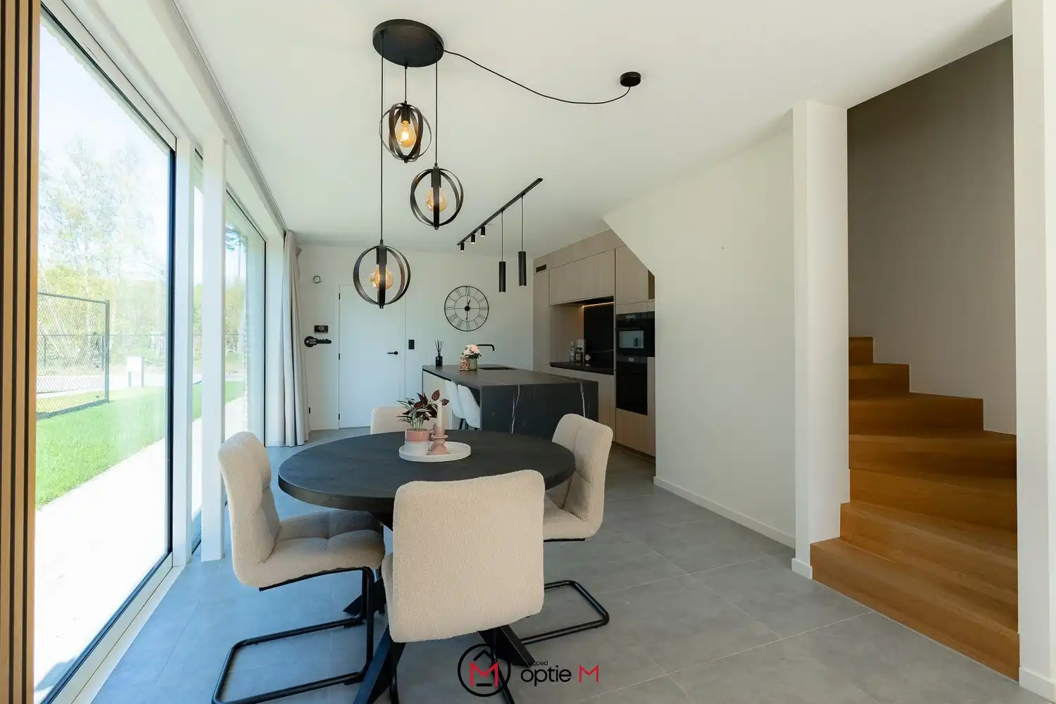 Instapklare woning te koop met hoogwaardige afwerking foto 4