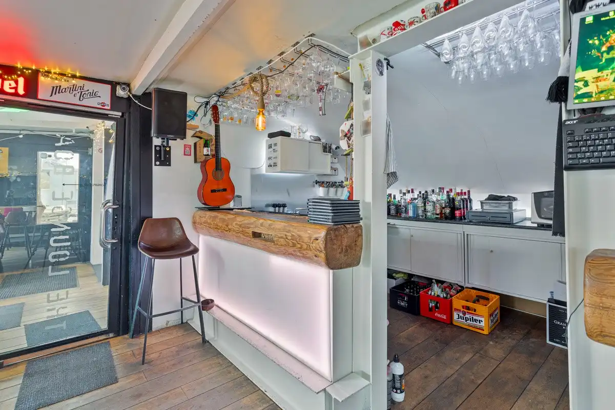 HORECABOOT met WOONST te AALST foto 15