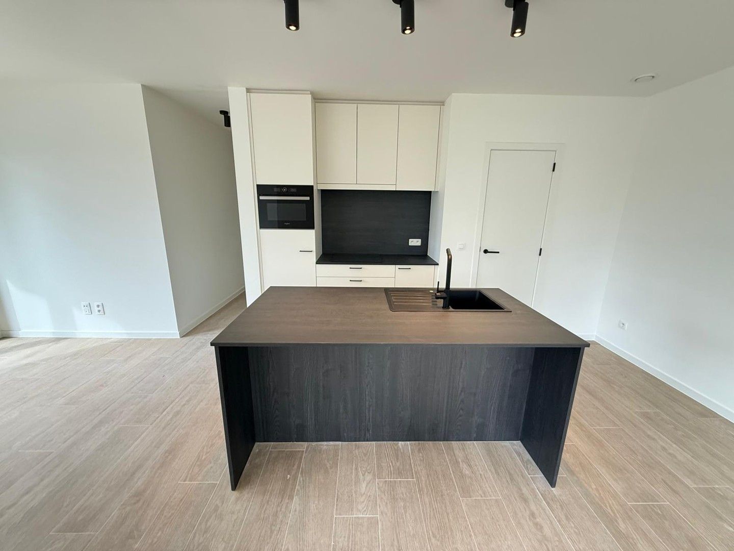 APPARTEMENT MET TERRAS foto 2