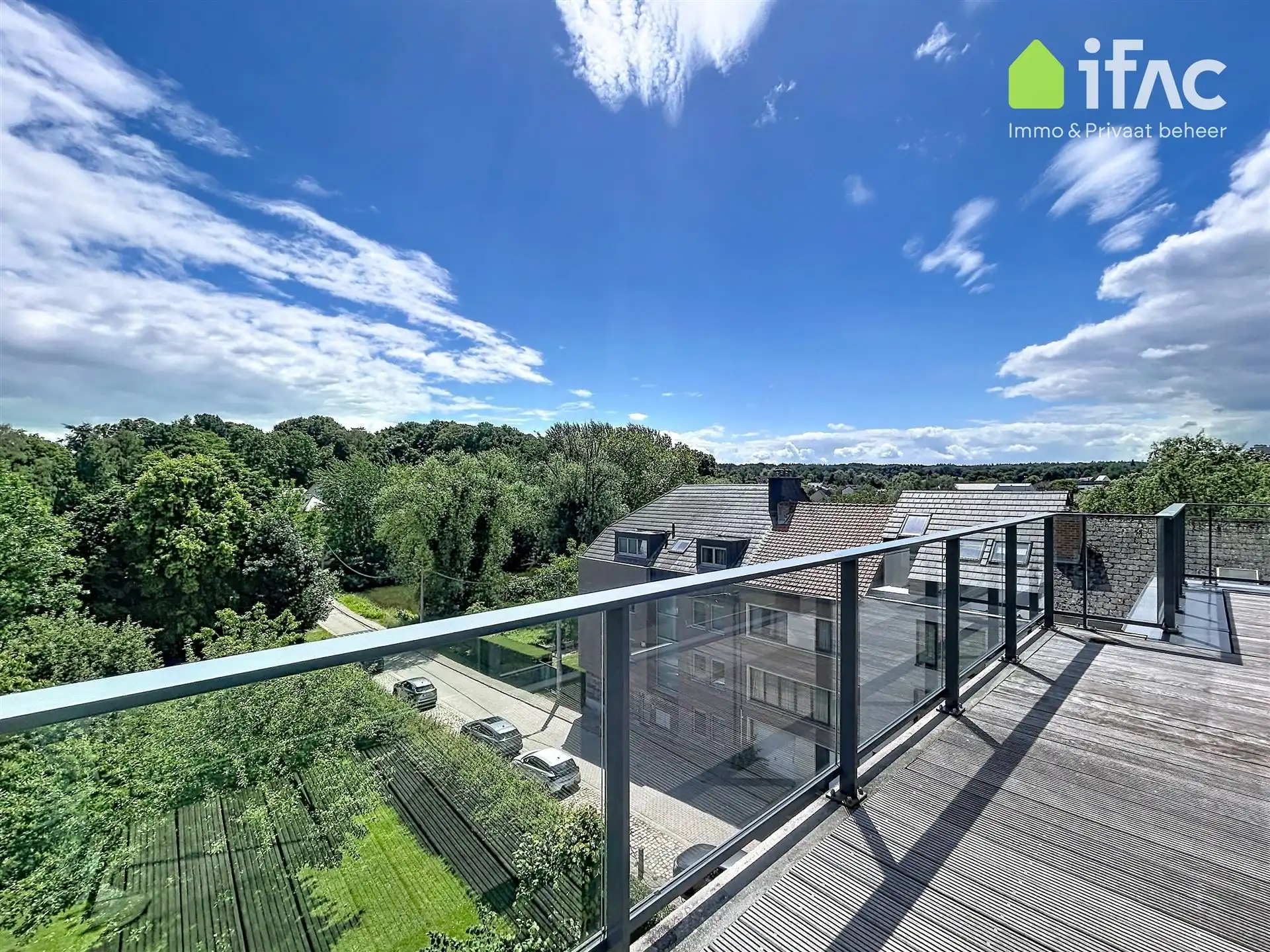 Lichtrijk penthouse appartement met ruim terras foto 7