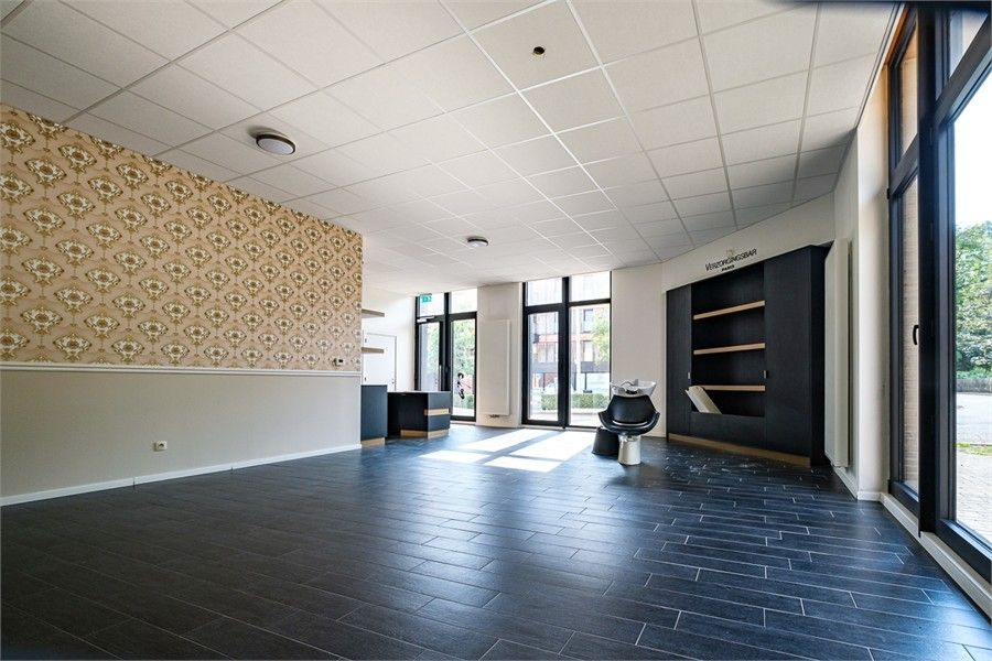 HANDELSRUIMTE TE HUUR OP CENTRALE LIGGING IN SINT-TRUIDEN foto 9