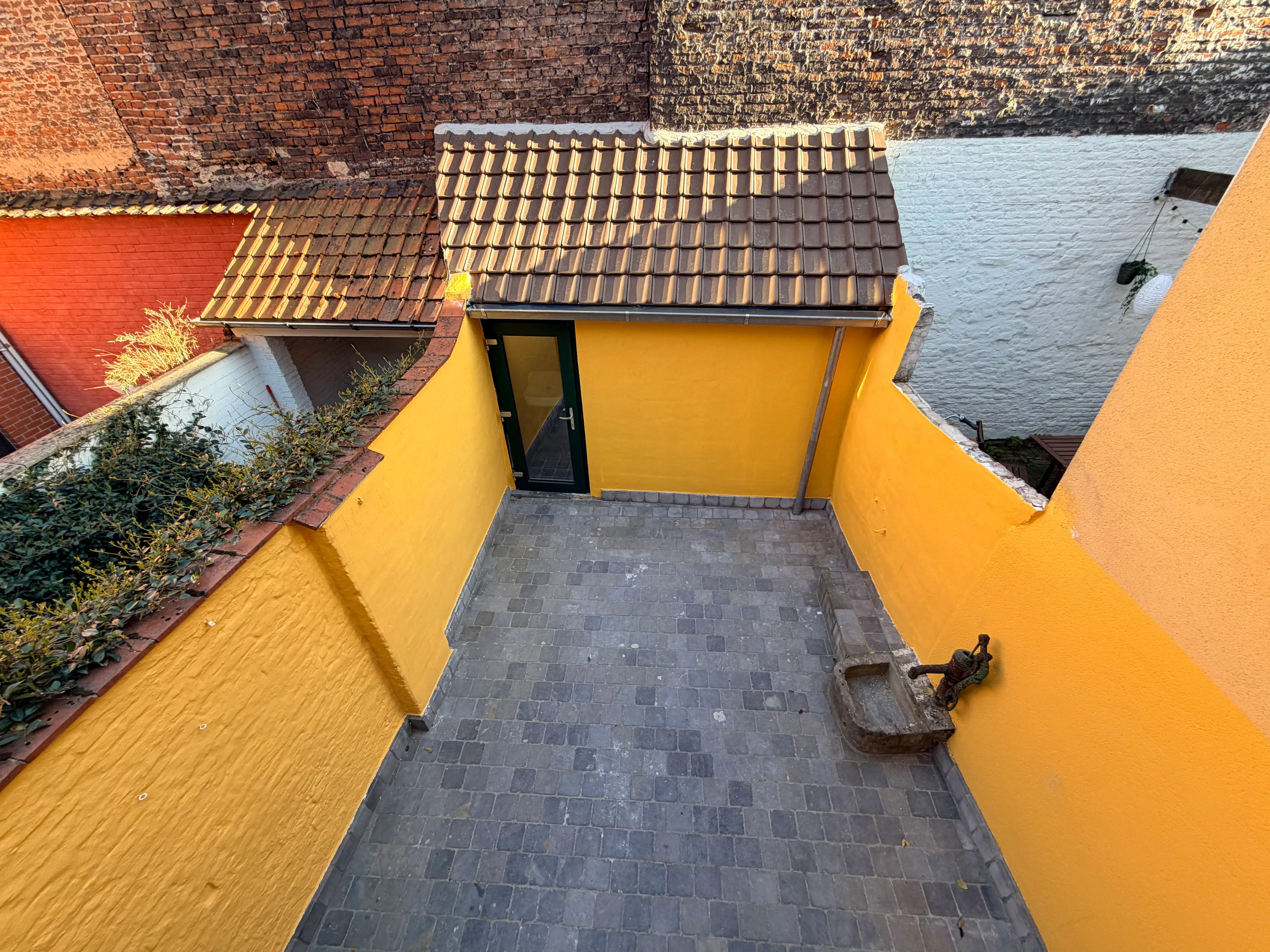 --- NIEUW --- Ideale cohousing woning: volledig gerenoveerde 2-slaapkamerwoning met elk een eigen douche in centrum Gent! foto 4