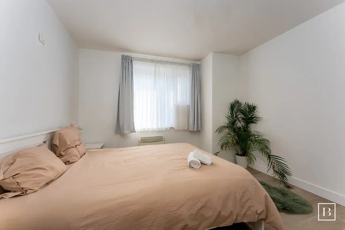 Gerenoveerd 2 slaapkamer appartement met parking te Wenduine foto 13