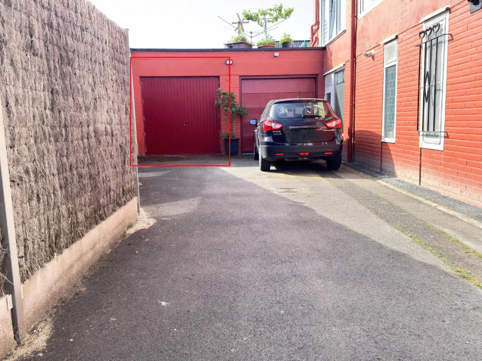 Ruime garage te Bredene. foto 2