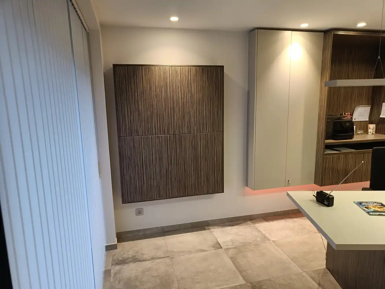 Genk, Winterslagstraat 89/1: Instapklare, bemeubelde bureelruimte incl. parking vlakbij het centrum. foto 4