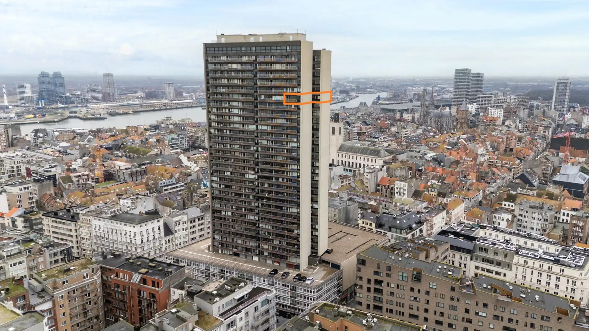 APP. 4 SLAAPKAMERS IN CENTRUM MET PANORAMISCH ZICHT OP ZEE EN STAD foto 20