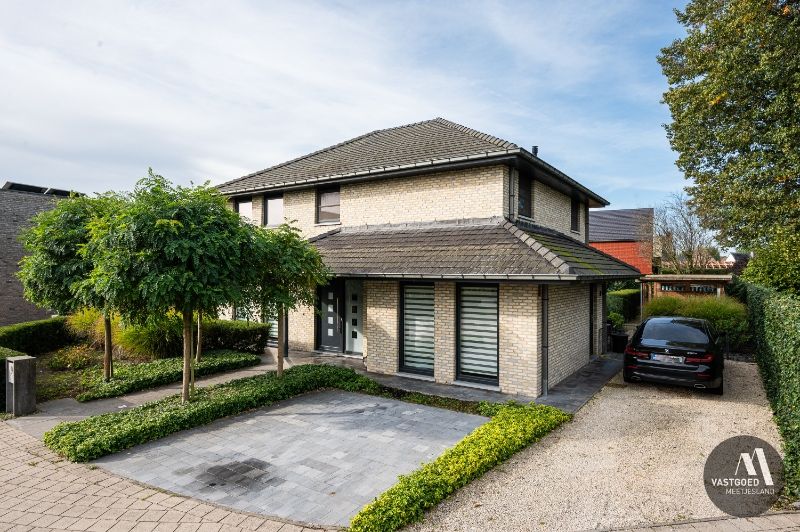 Ruime villa op een toplocatie in Maldegem foto {{pictureIndex}}