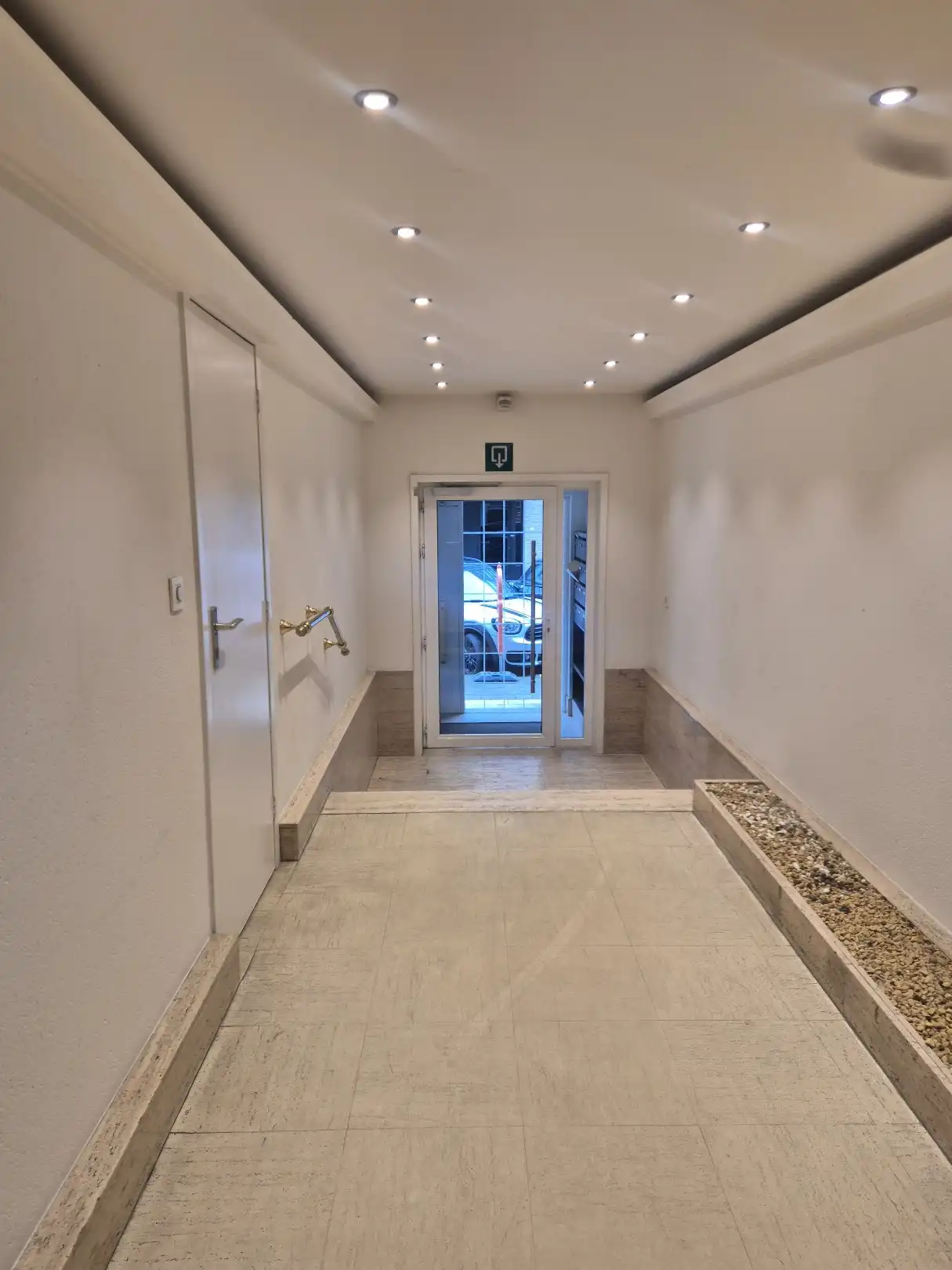 Exclusieve pied-à-terre met ruim terras op toplocatie! foto 2