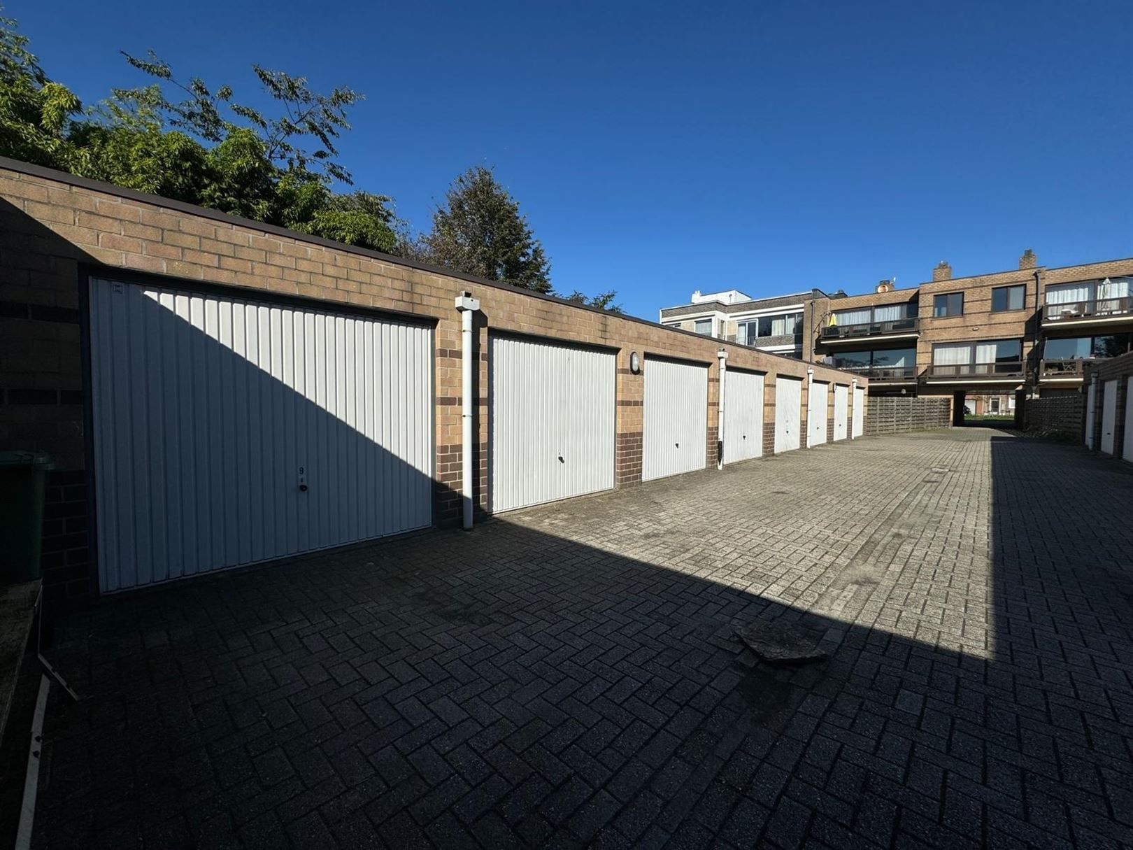 Investeringsopportuniteit: gebouw met 7 appartementen en 16 garages foto 10