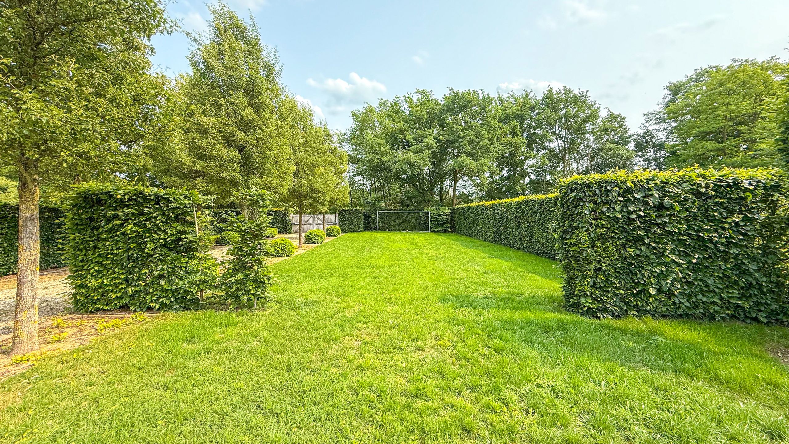 Exclusieve villa met zwembad op riant perceel in Koersel! foto 80