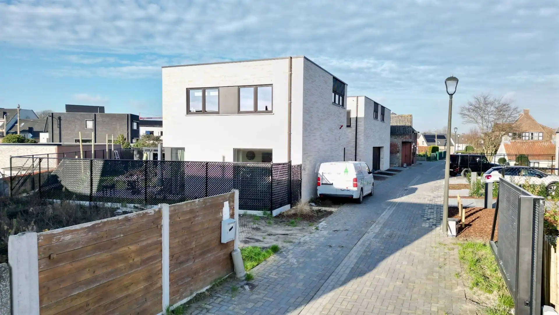 Bouwgrond voor HOB in residentiële woonwijk foto 2