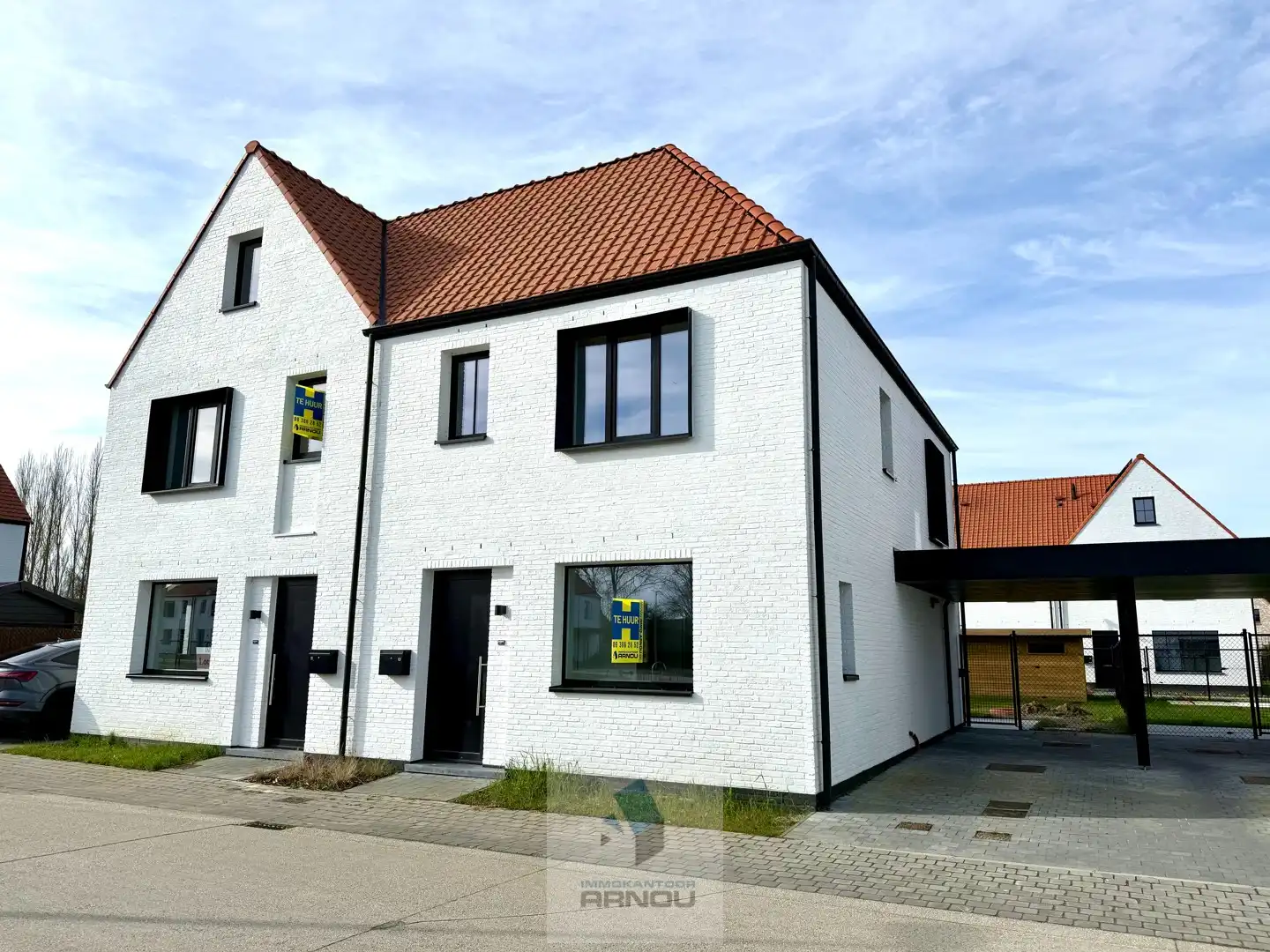 Nieuwbouwwoning met 3 slaapkamers, tuin en carport foto 2