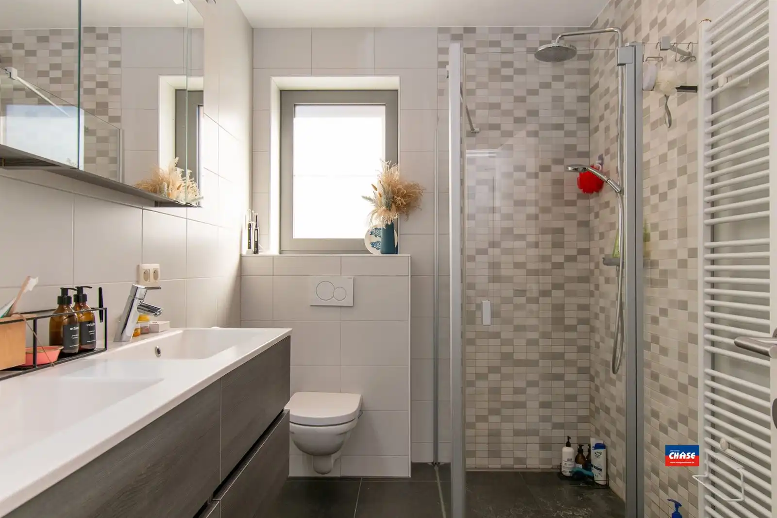 Recent appartement met 2 slaapkamers, tuin + P foto 7