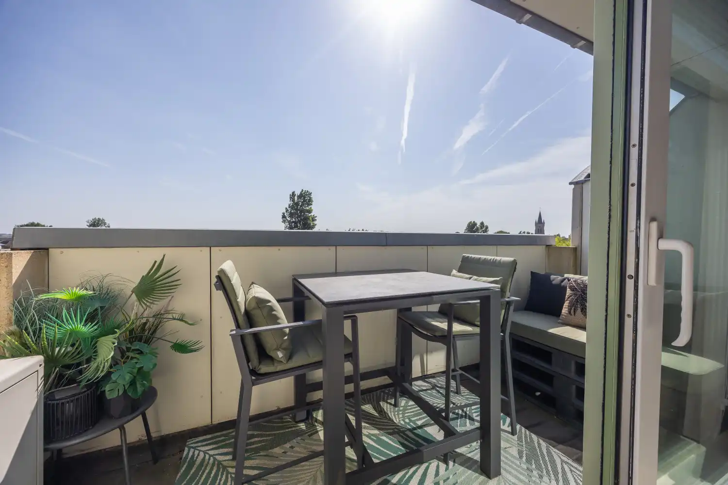 Gerenoveerde studio met terras en open zicht nabij zee foto 6
