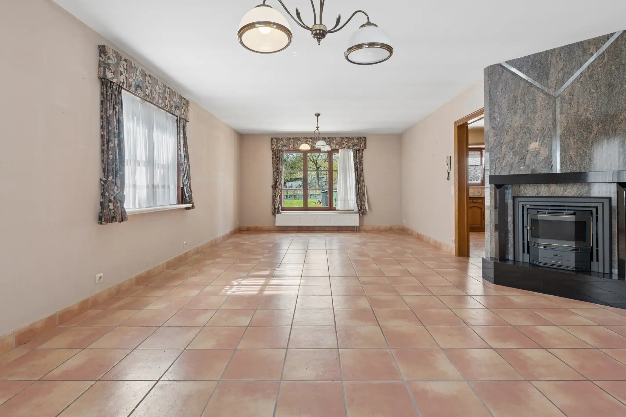 Gezellige 3-gevelwoning nabij dorpskern Iddergem foto 2