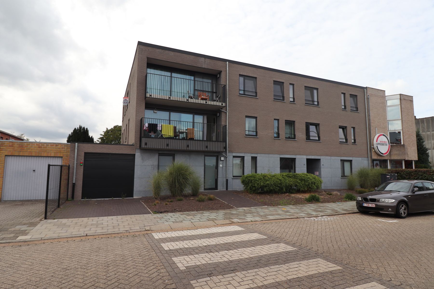 Recent appartement met terras, berging en ondergrondse autostaanplaats. foto {{pictureIndex}}