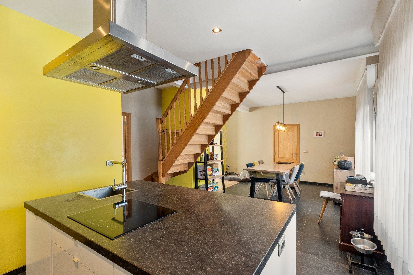 RUIME OP TE FRISSEN WONING IN HET HART VAN LANGEMARK MET BOORDEVOL POTENTIEEL! foto 8