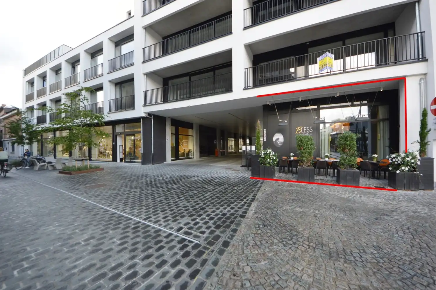 Veelzijdig handelspand incl. 1 parking op een commerciële toplocatie in hartje Aalst foto 2