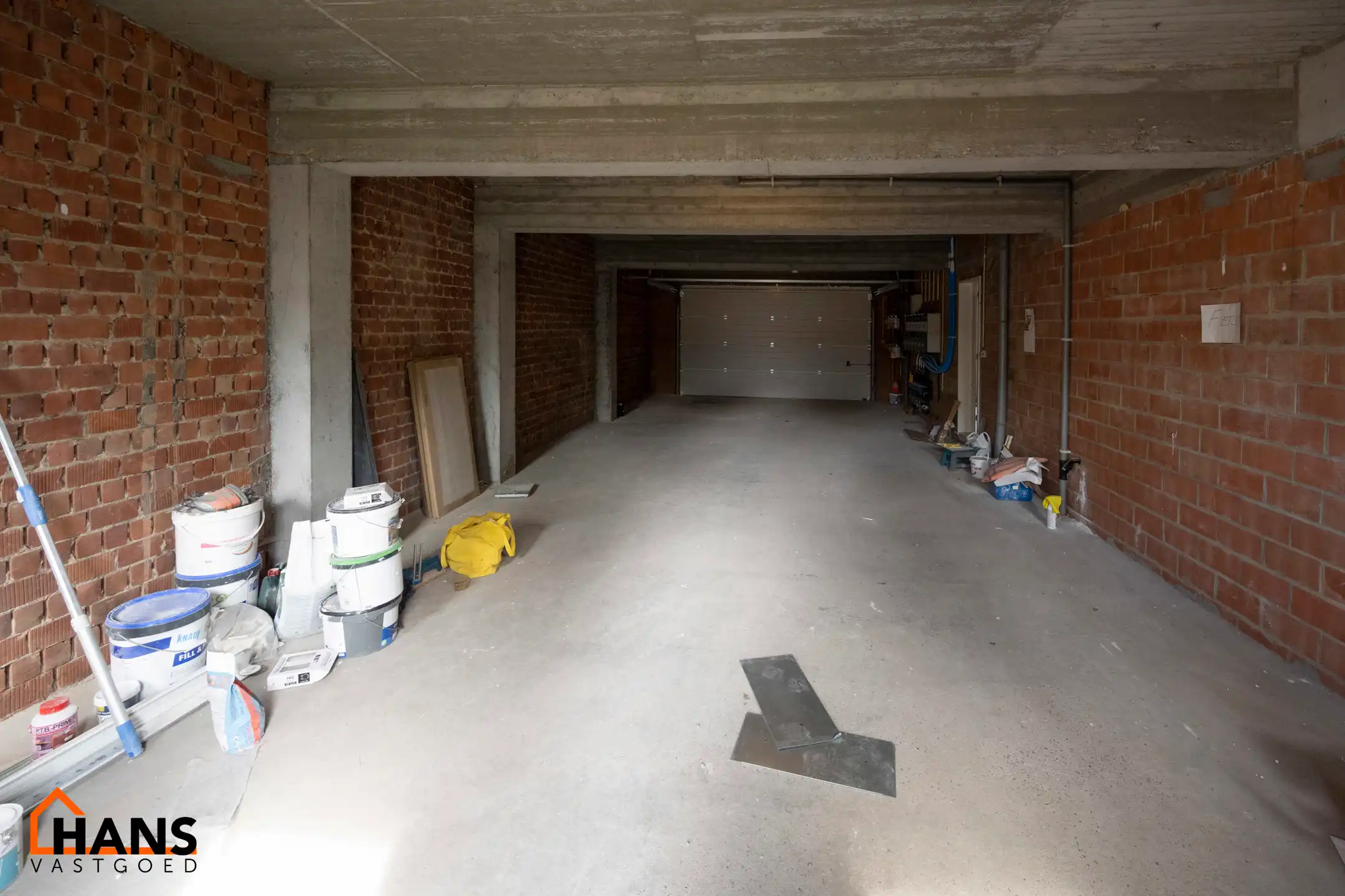 Gerenoveerd gelijkvloers appartement met 2 tuinen en garage. foto 25