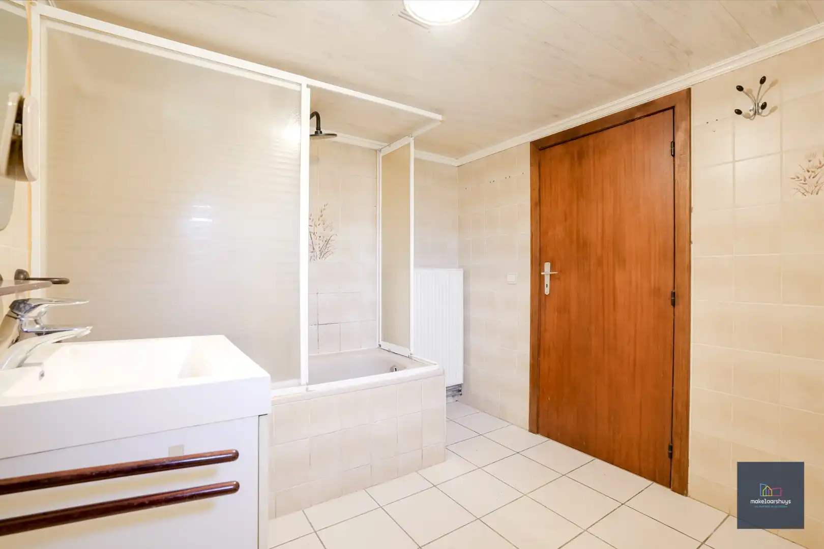 Ruime  halfopen bebouwing  met  zonnige tuin, terras en garage in Waarschoot  foto 14