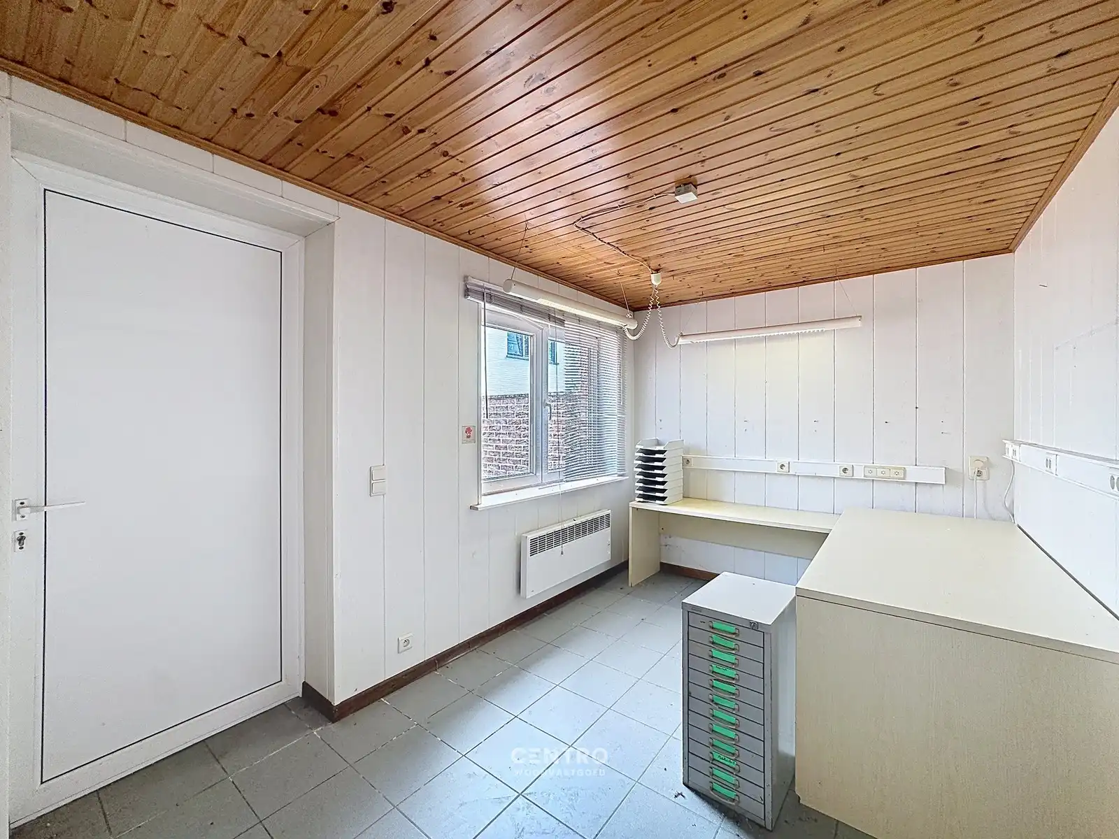 Ruime woning met opslagruimte in aangename omgeving! foto 6