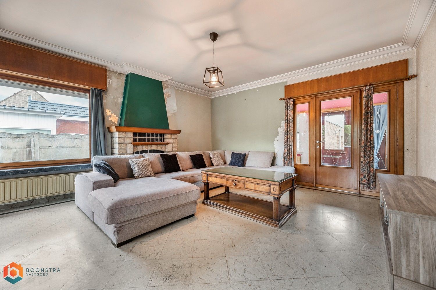 Woning met 3 slaapkamers en ruime garage foto 3