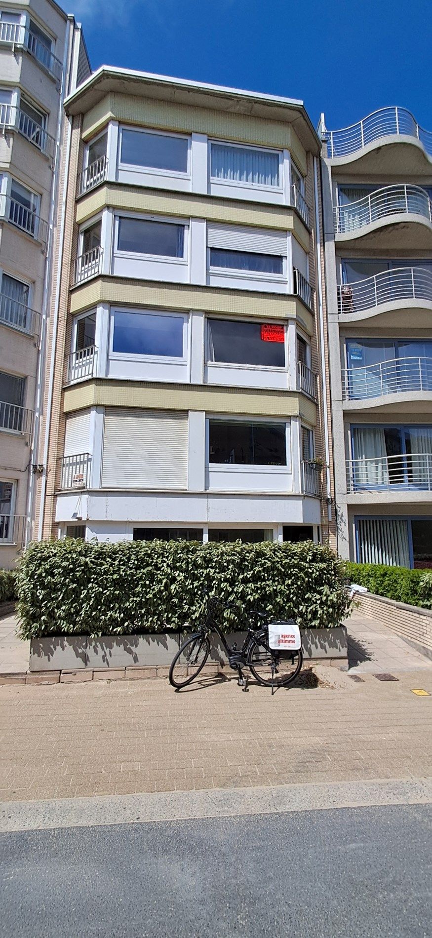 APPARTEMENT MET 1 SLAAPKAMER OP 100 METER VAN DE ZEEDIJK TE KOKSIJDE foto 2