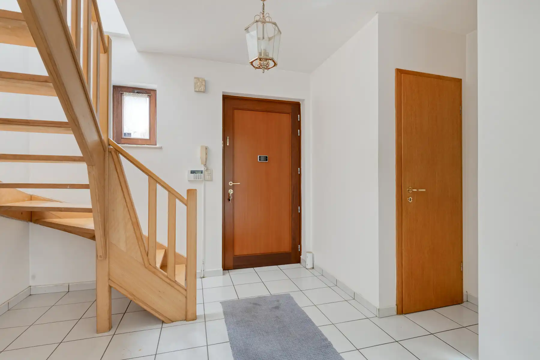 WSB-immo: Ruime 4-gevelwoning met veel potentieel op 11a19ca foto 2