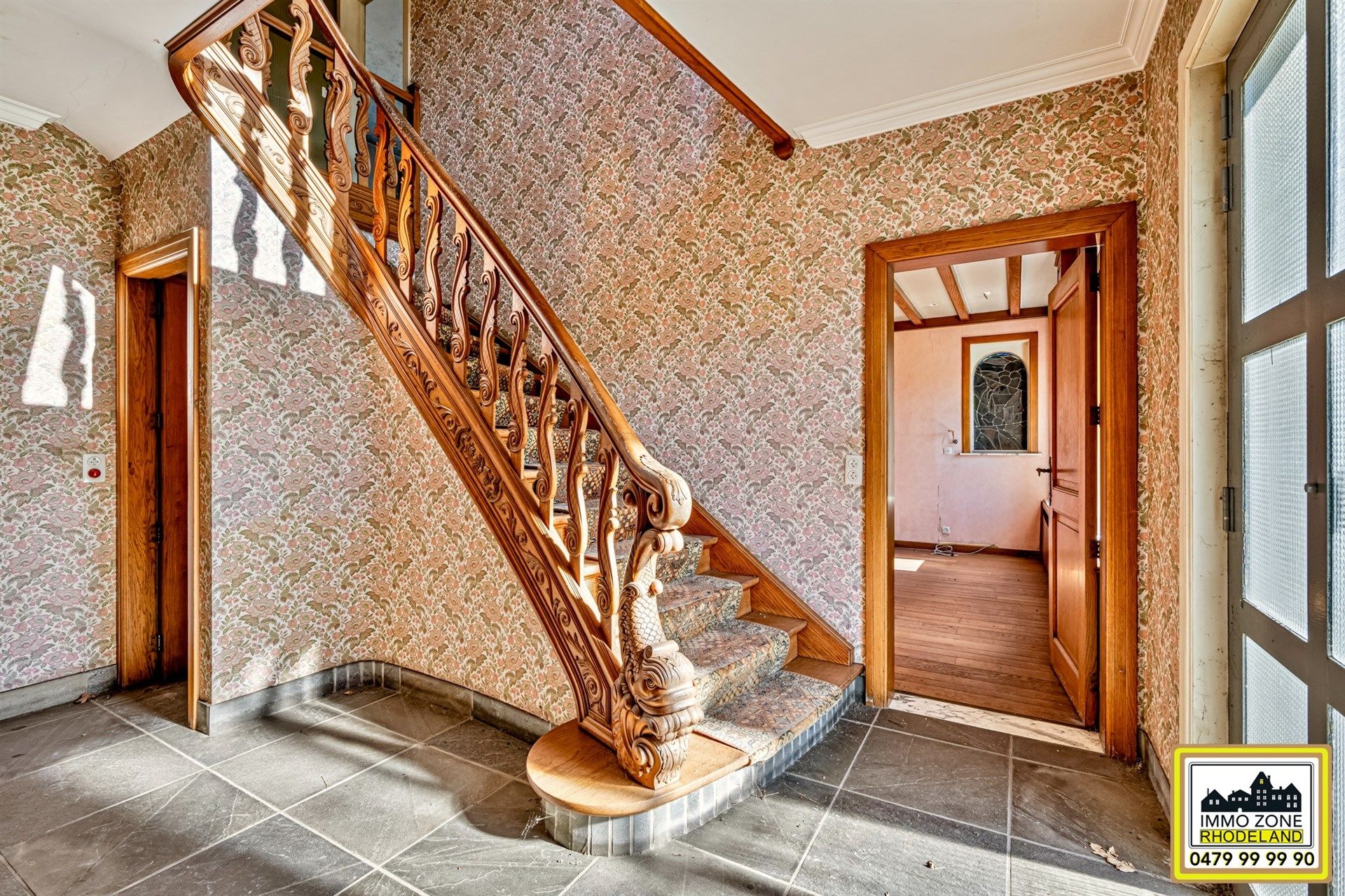 Statige te renoveren notaris woning op groot perceel foto 5
