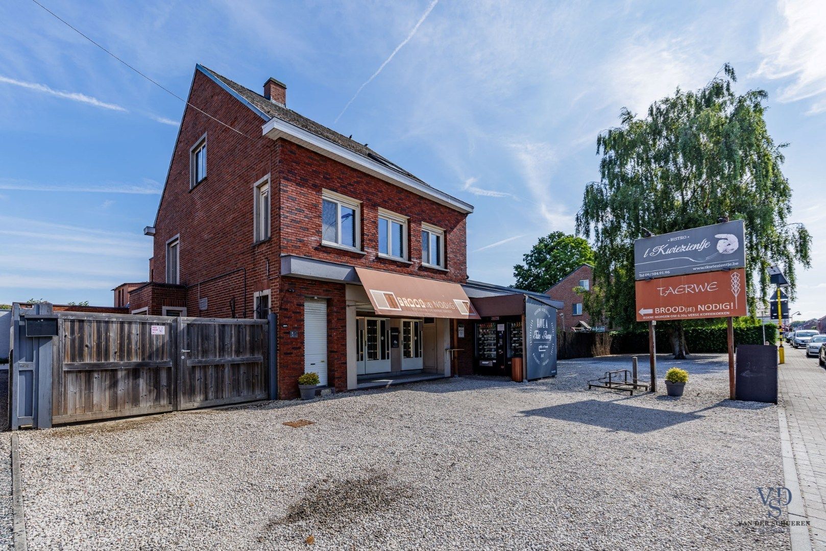 Uitzonderlijk commercieel pand ! foto 33