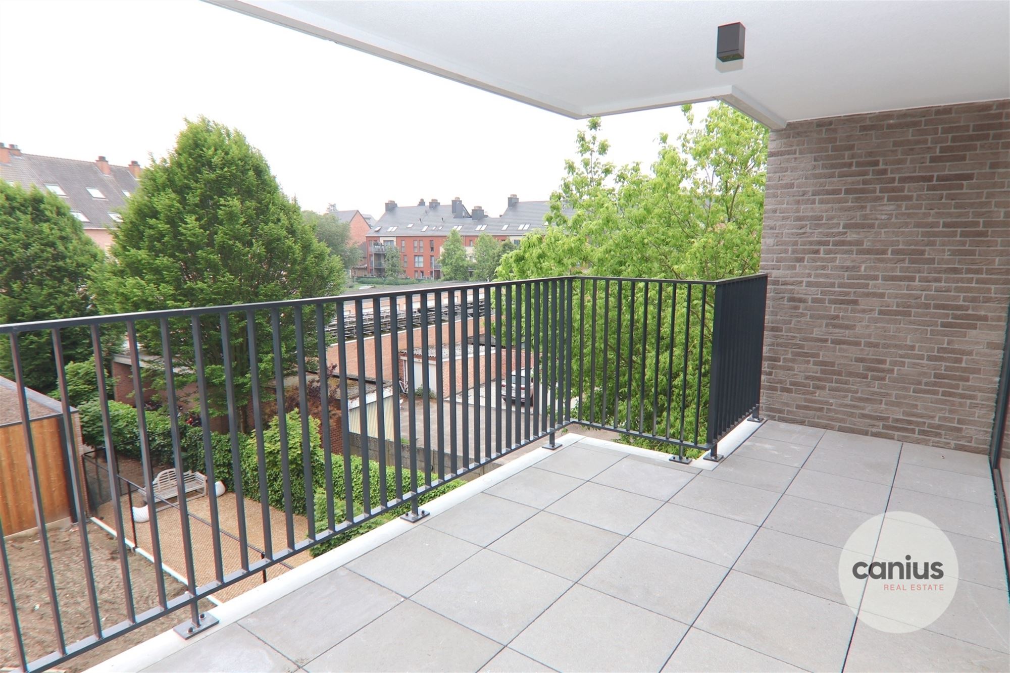 GESCHILDERD NIEUWBOUWAPP. IN HARTJE HASSELT + TERRAS & PARKING foto 4