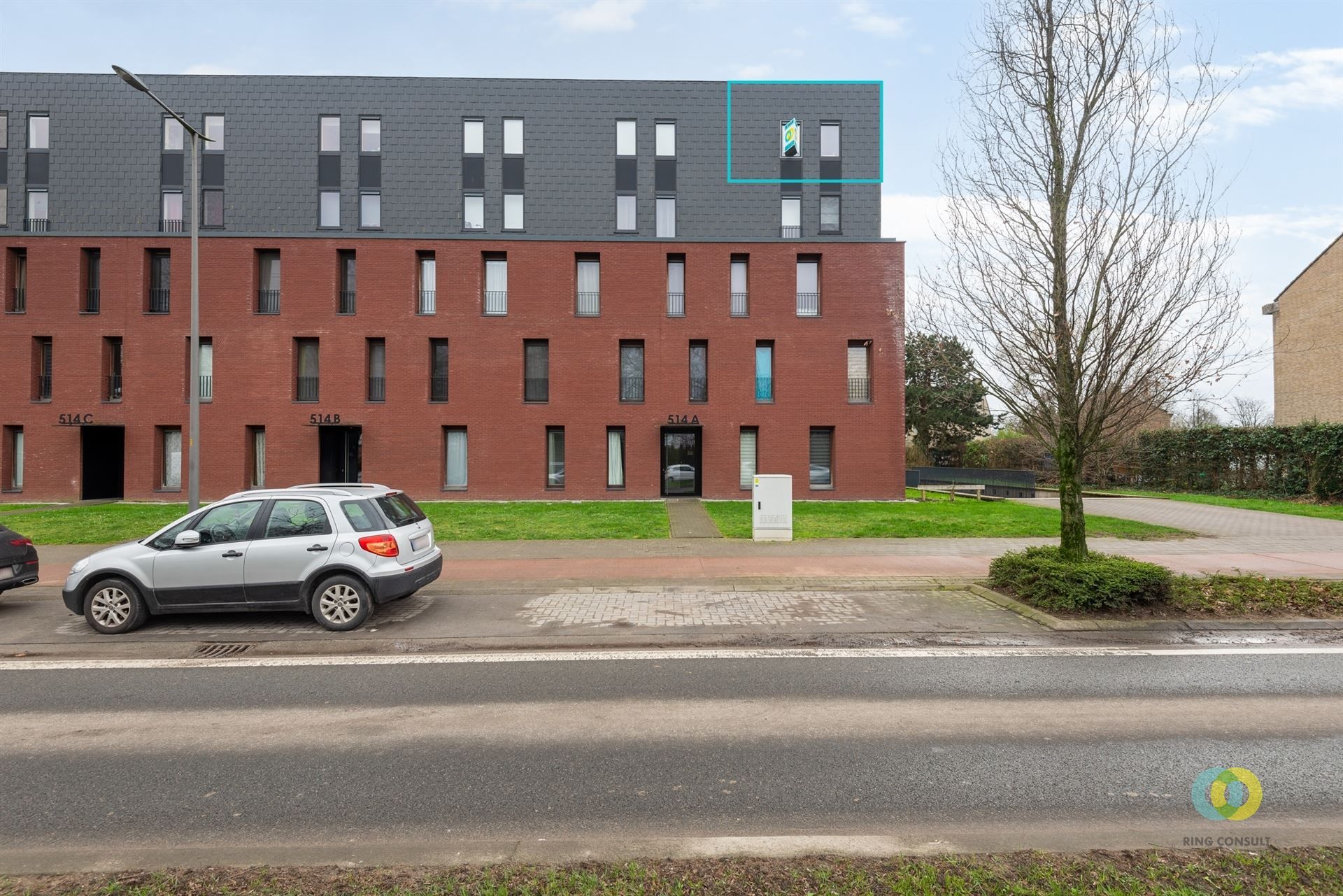 appartement met twee slaapkamers en een terras foto 13