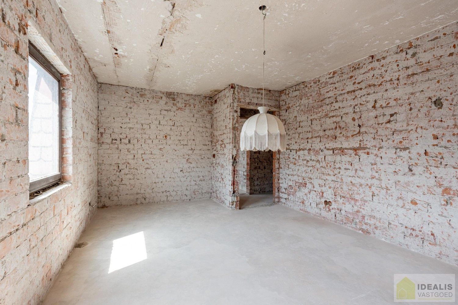 Ruim opgezet, klassevol en naar wens af te werken/ in te richten pand met winkel/kantoorruimte én uiterst ruim appartement met maar liefst 4 slaapkamers foto 26