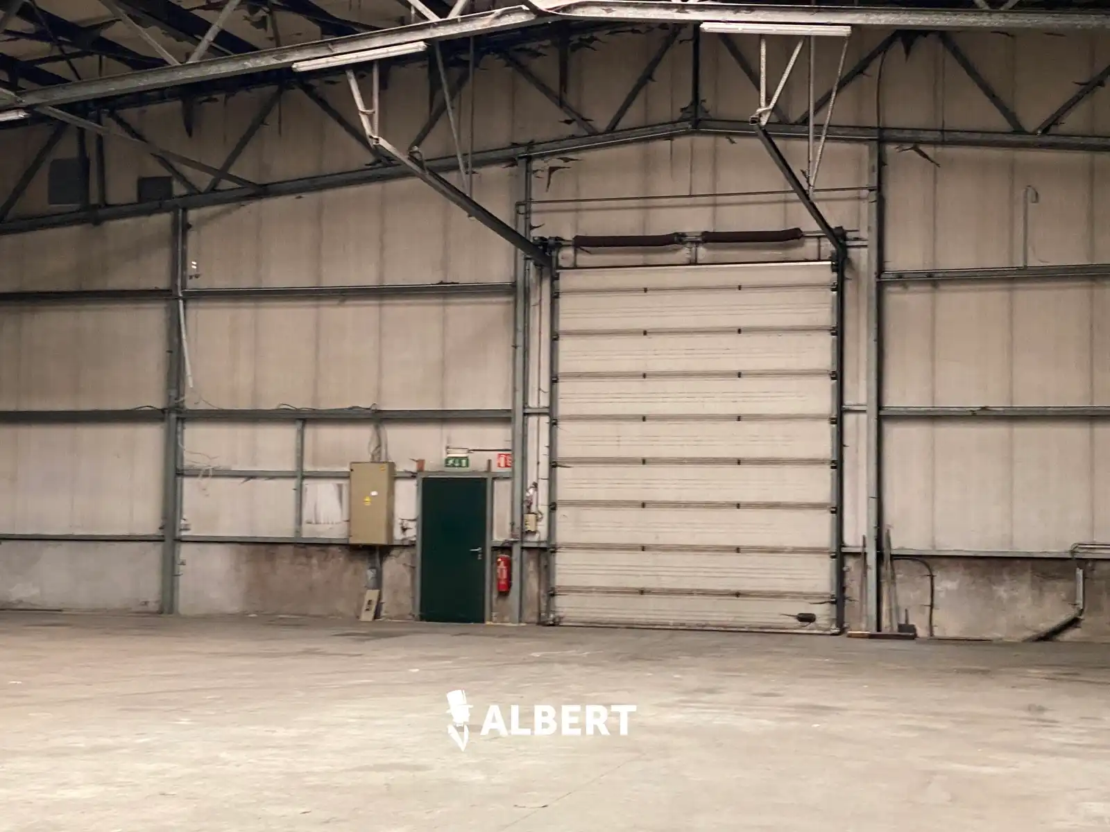 Industrieel gebouw 4.600 m² op verhard terrein van 11.190 m² foto 7